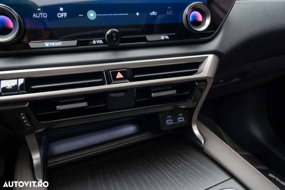 Lexus Seria RX 450h+ E-Four PHEV Luxury - 16