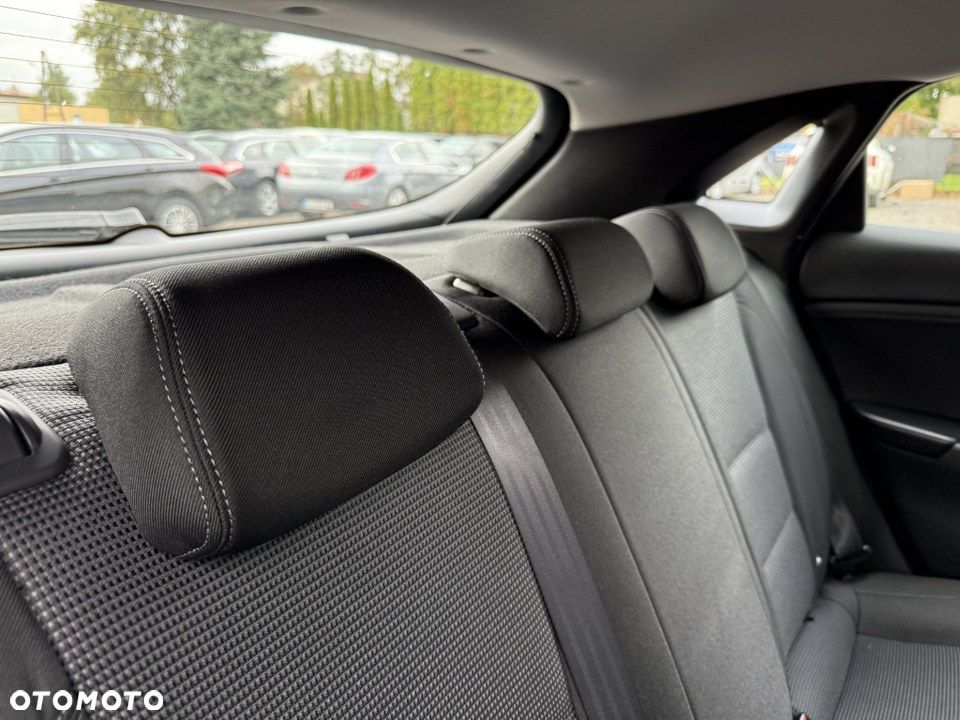 Hyundai i30 1.4 Premiere Comfort - 34