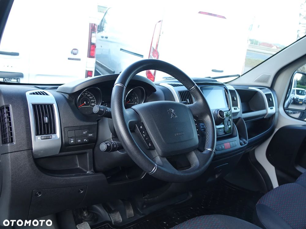 Peugeot Boxer 3-osobowy L4H2 Android Auto Kamera Nawigacja - 11