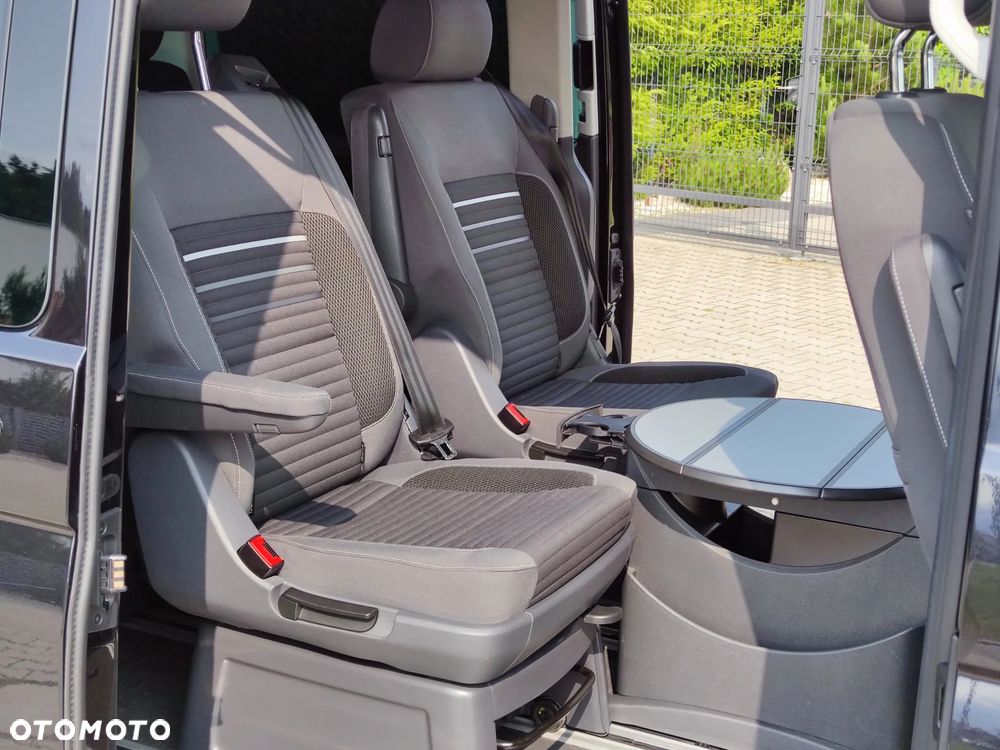 Volkswagen Multivan - 31