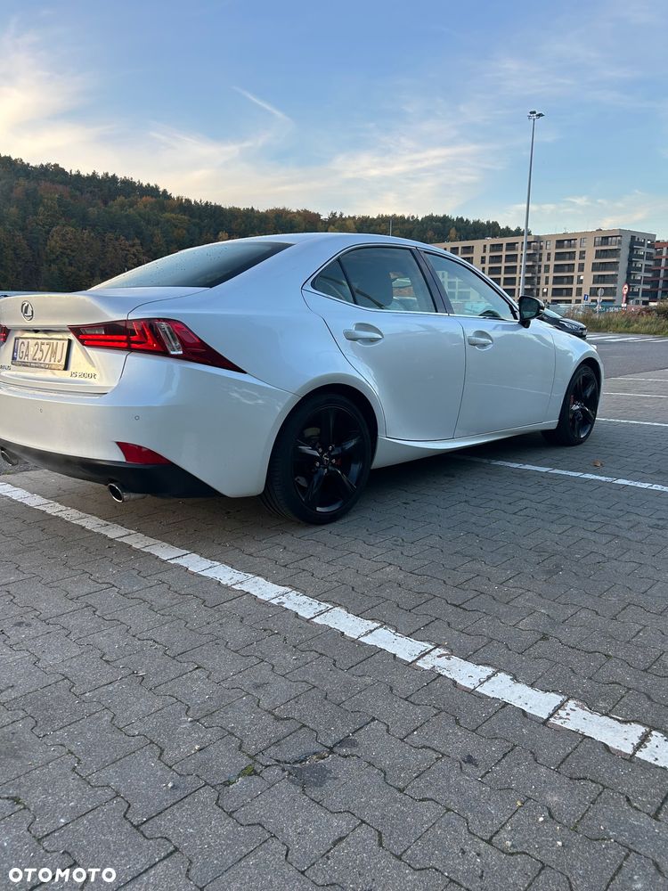 Lexus IS 200t Elegance - 10
