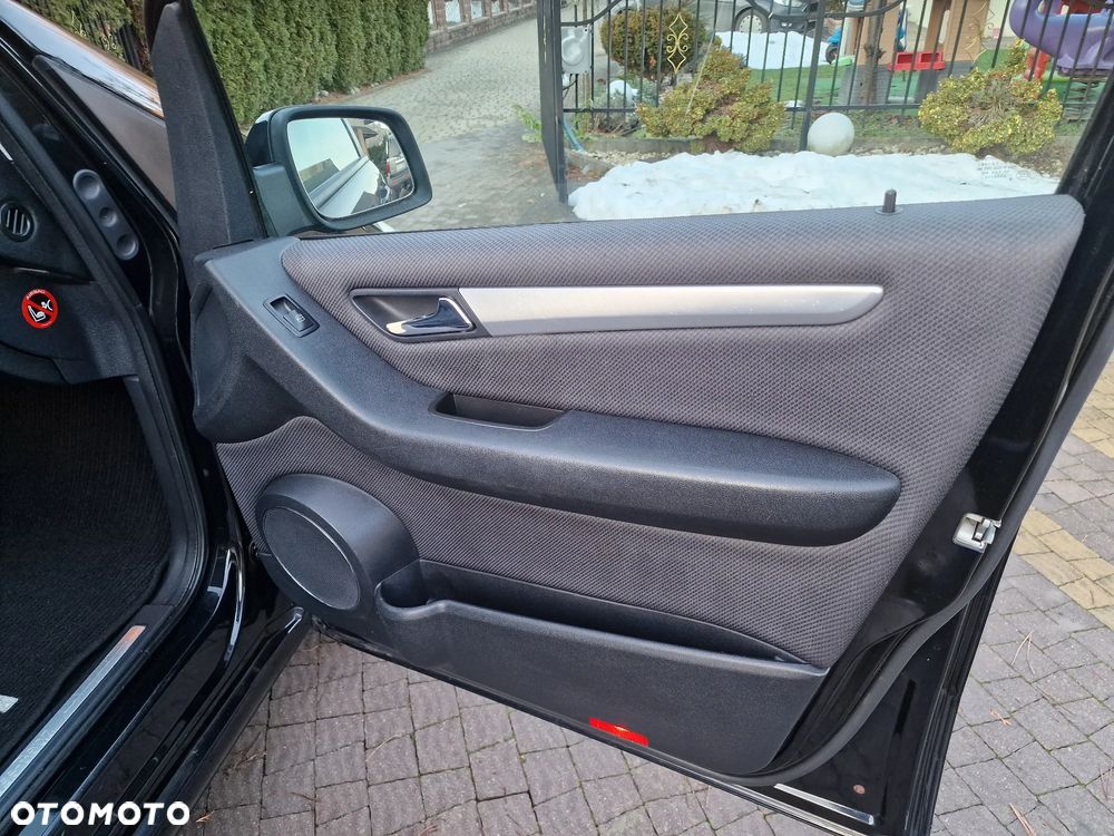Mercedes-Benz Klasa A 200 Turbo Avantgarde - 19