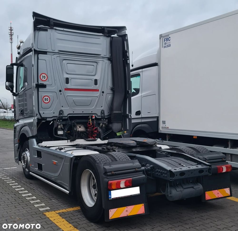 Mercedes-Benz Actros - 4