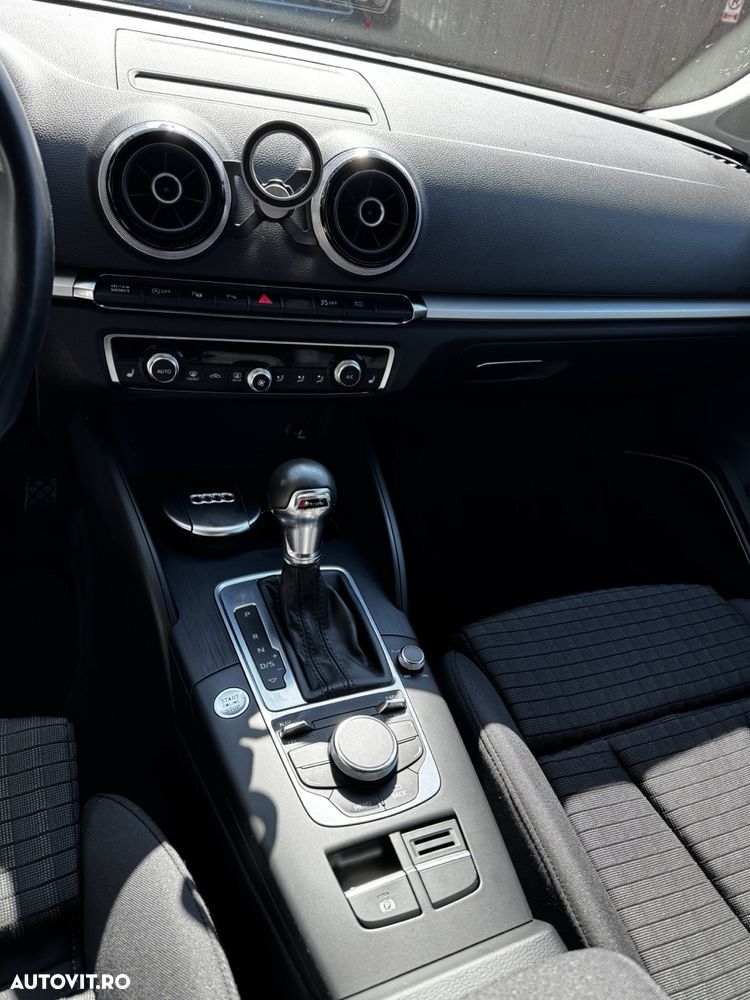 Audi A3 2.0 TDI S tronic Ambition - 4