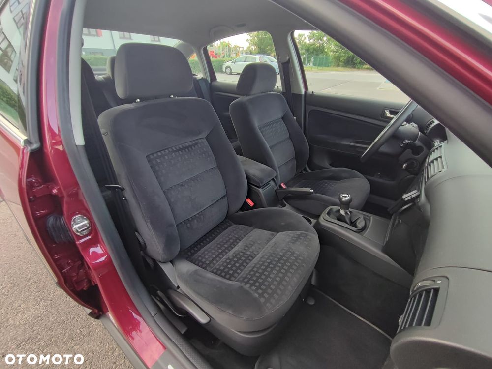 Volkswagen Passat 1.8T Trendline - 14