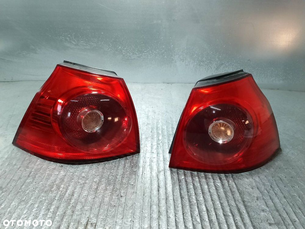 LAMPY TYŁ KOMPLET VW GOLF V 1K6945095E      1K6945096E 2.0 TDI - 1