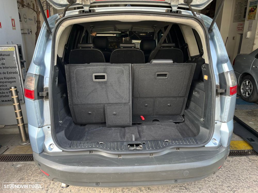 Ford S-Max 2.0 TDCi Titanium 7L — fotografia 6