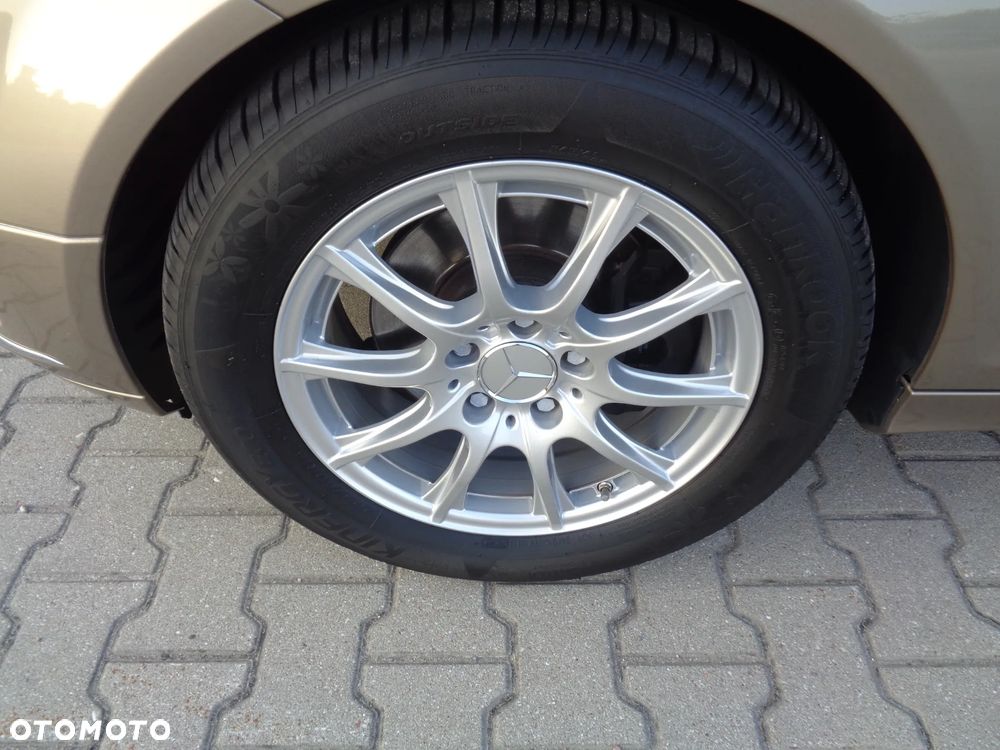 Mercedes-Benz Klasa C 200 (BlueEFFICIENCY) Avantgarde - 17