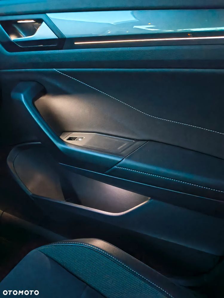 Volkswagen T-Roc 1.5 TSI Style - 25