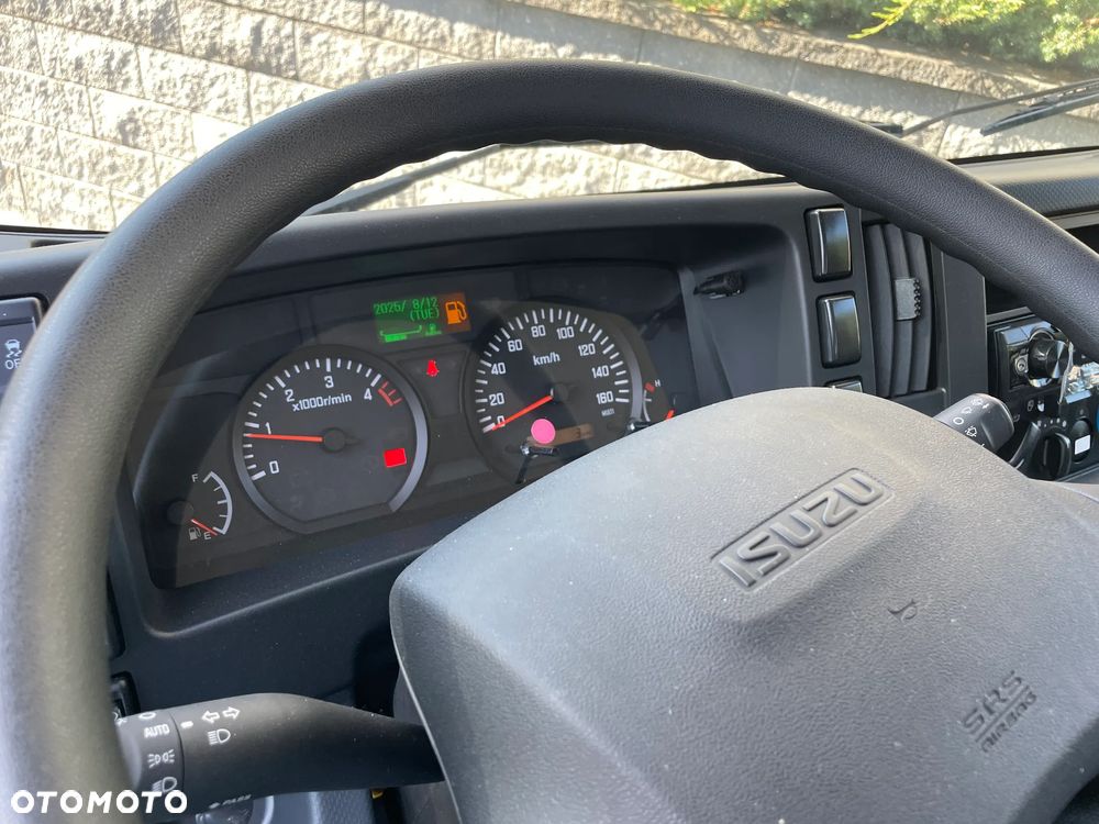 Isuzu M21 Th - 12