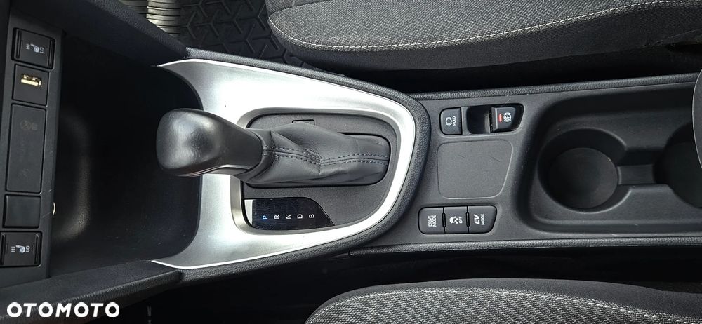 Toyota Yaris Cross Hybrid 1.5 Comfort - 23
