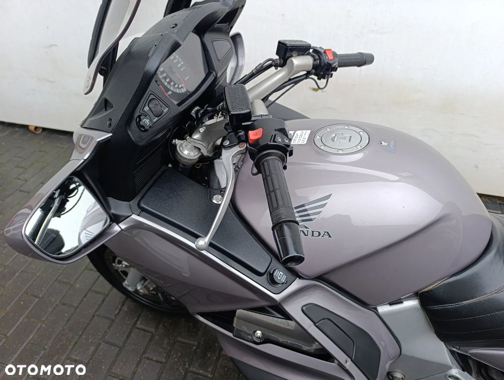 Honda ST - 13