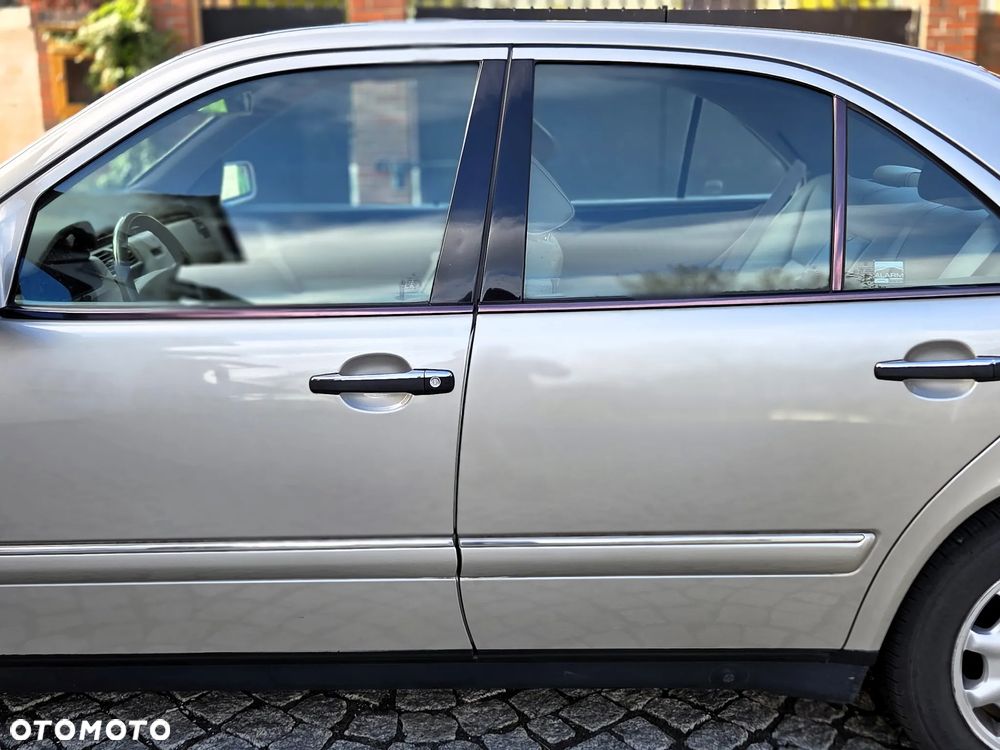 Mercedes-Benz Klasa E - 11