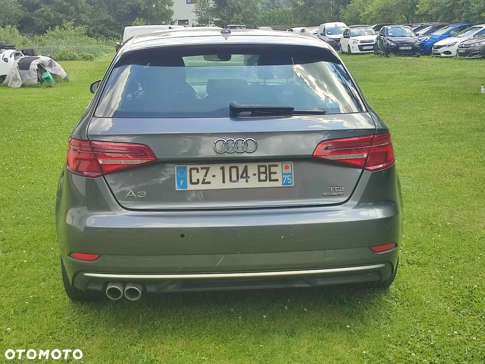 Audi A3 Sportback 2.0 TDI (clean diesel) quattro S tronic S line Sportpaket - 4