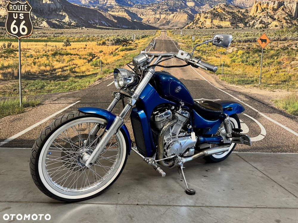 Suzuki Intruder - 7