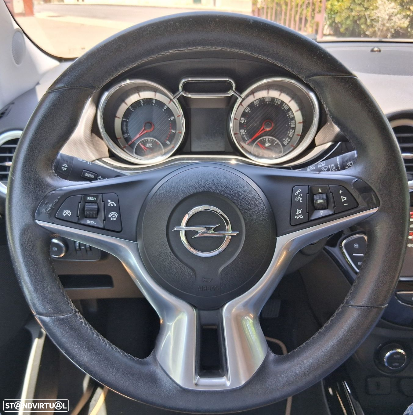Opel Adam 1.0 T Rocks - 26