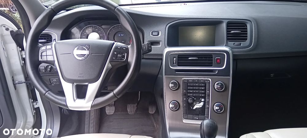 Volvo V60 DRIVe Momentum - 14