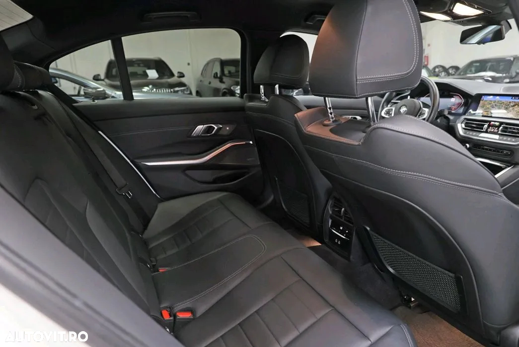 BMW Seria 3 320d xDrive Aut. M Sport - 25