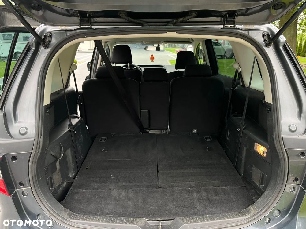 Mazda 5 - 16