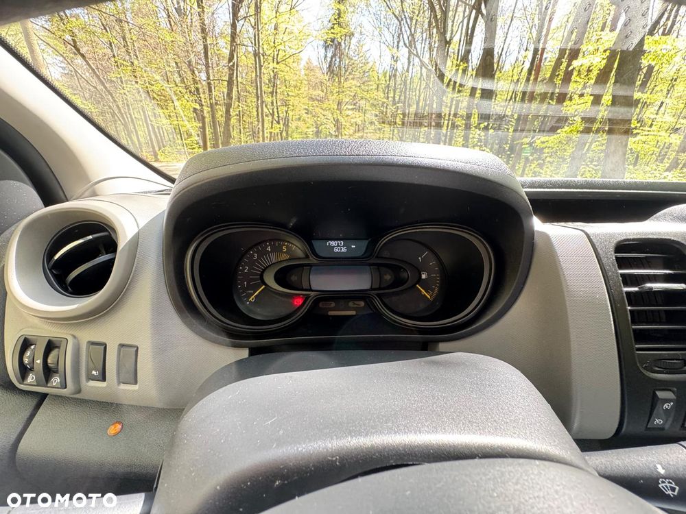 Renault Trafic - 26