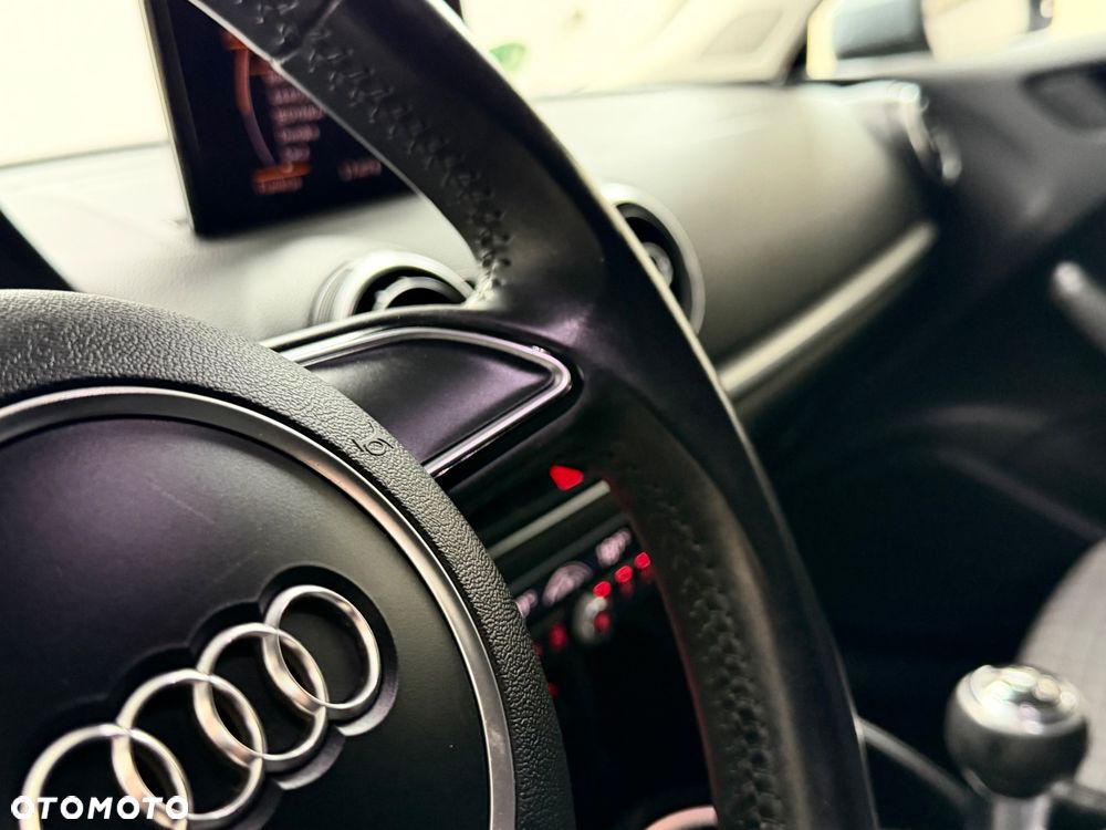 Audi A3 Sportback 1.4 TFSI Ambiente - 32