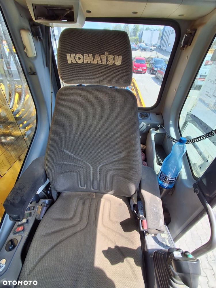 Komatsu PW220-7E0 - 15