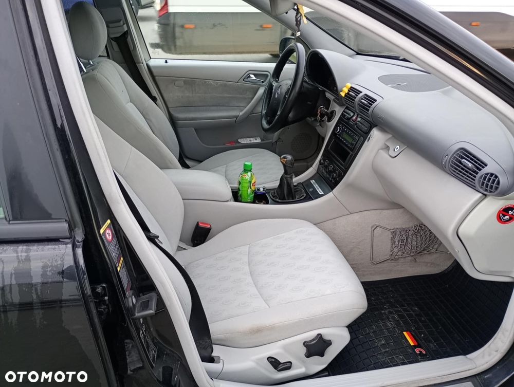 Mercedes-Benz Klasa C 180 T Kompressor Classic - 8