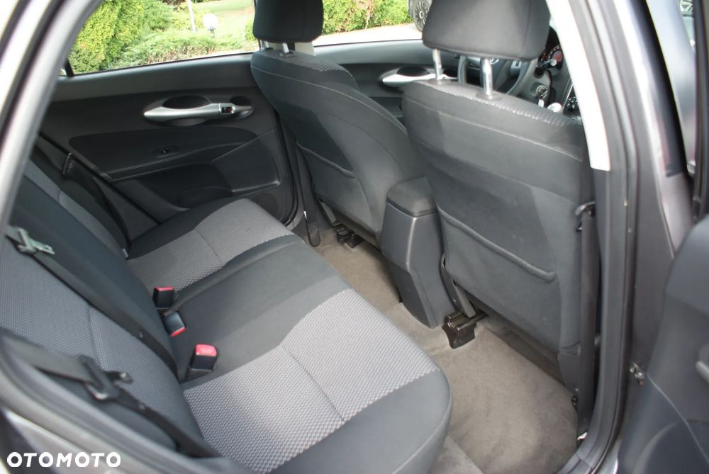 Toyota Auris - 14
