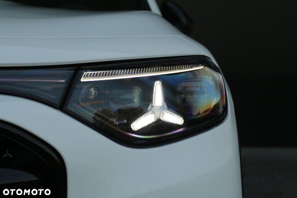 Mercedes-Benz GLB - 14