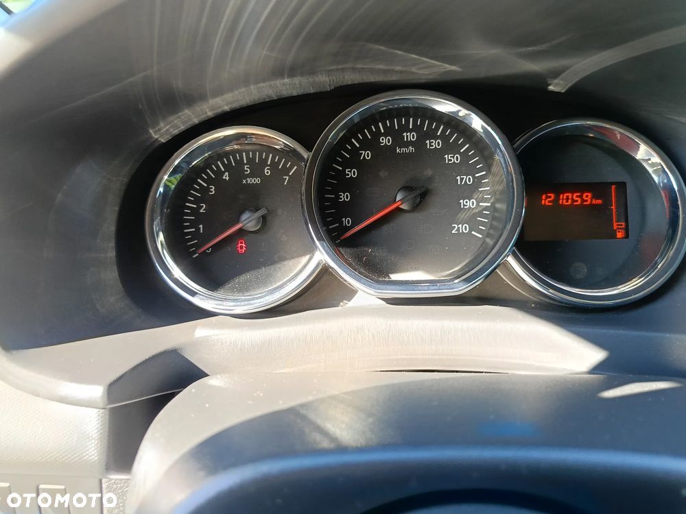 Dacia Sandero TCe 90 Celebration - 28