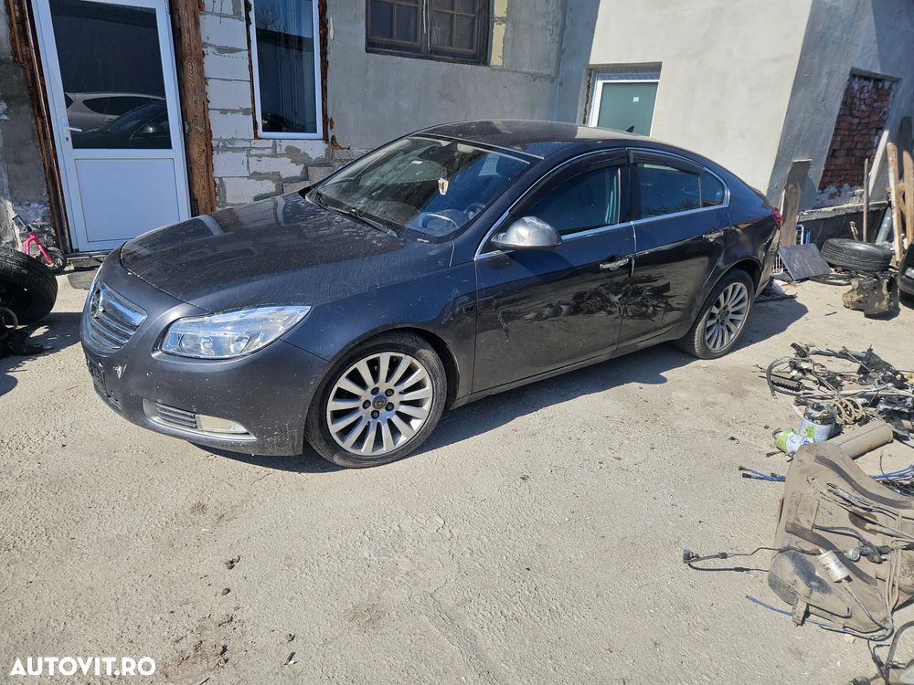 Dezmembrez opel insignia - 1