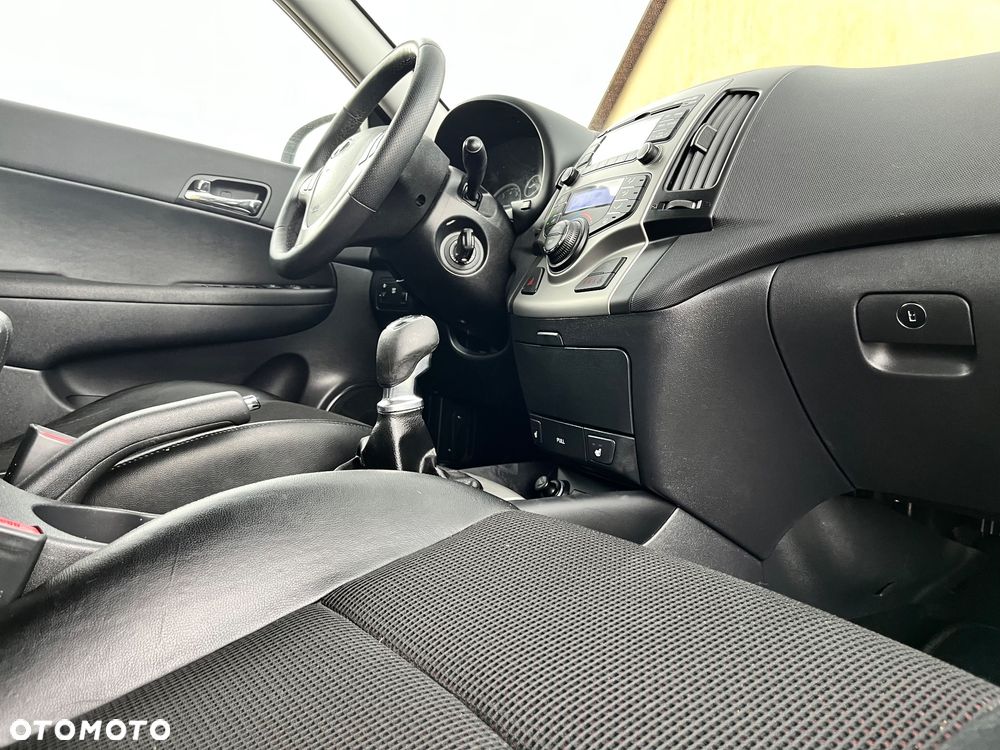 Hyundai i30 1.4 Team 08 - 15
