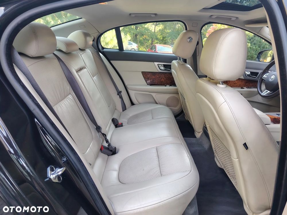 Jaguar XF 3.0 V6 D S Premium Luxury - 12
