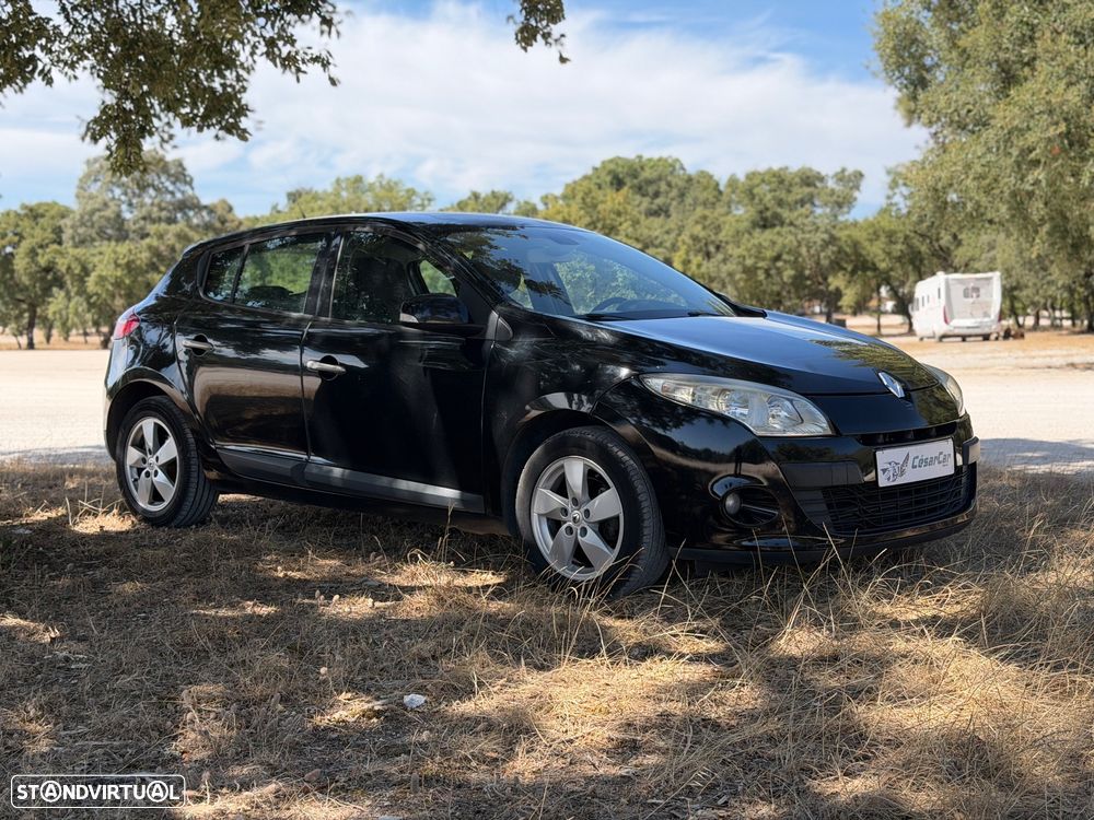 Renault Mégane 1.5 dCi Dynamique - 4