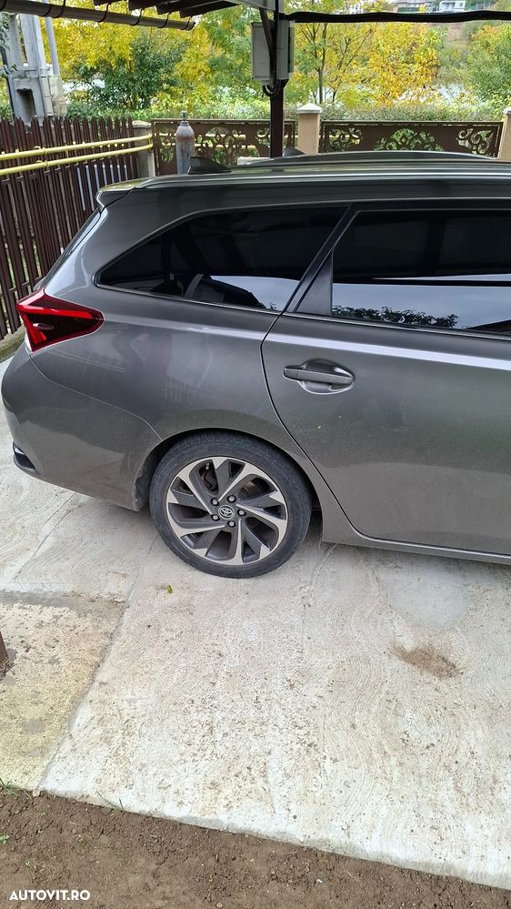 Toyota Auris 1.8 L VVT-i Hybrid Sol - 10