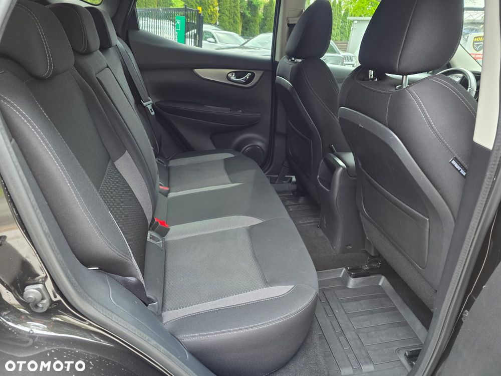 Nissan Qashqai 1.6 DCi N-Connecta - 26