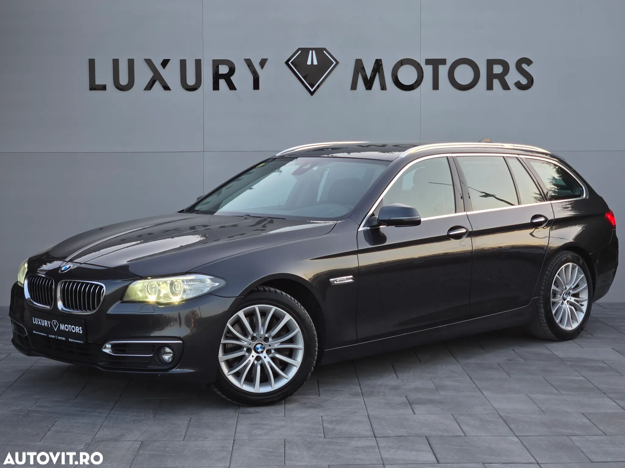 BMW Seria 5 525d Touring Sport-Aut. - 1
