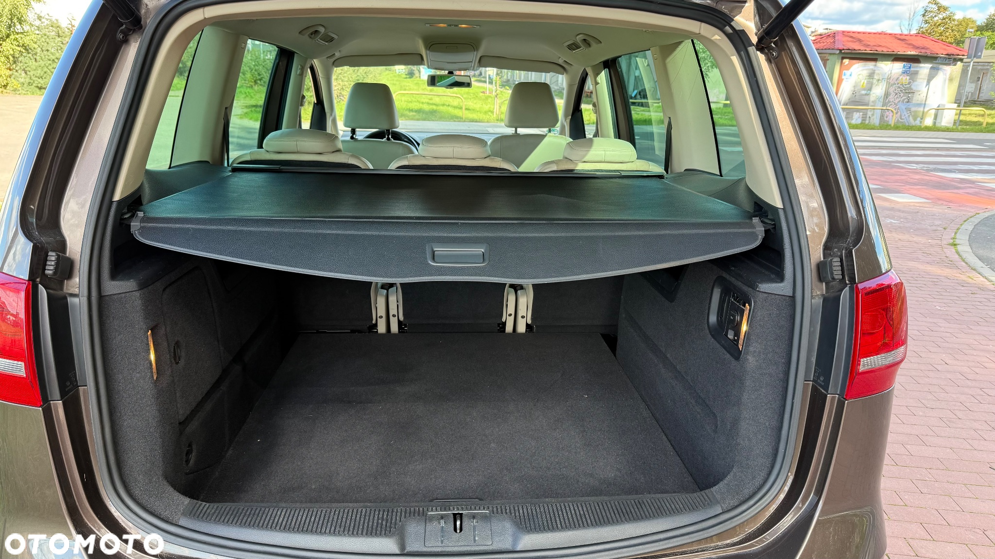 Volkswagen Sharan 2.0 TDI Comfortline DSG - 16