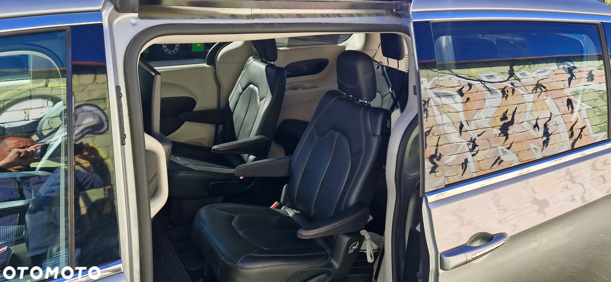 Chrysler Pacifica - 31