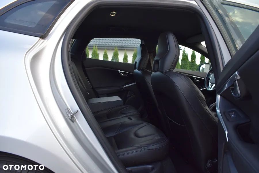 Volvo V40 D3 Momentum - 10