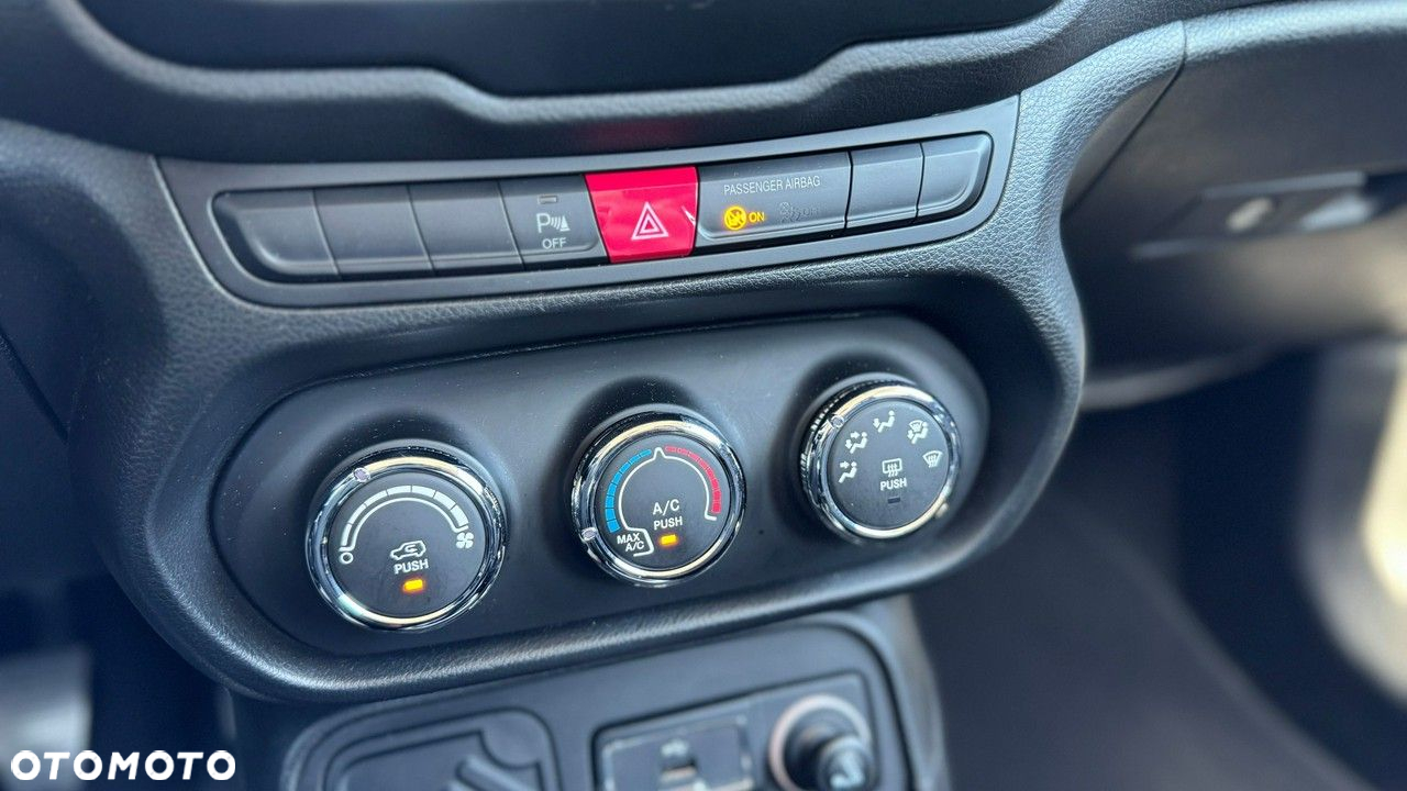 Jeep Renegade - 30