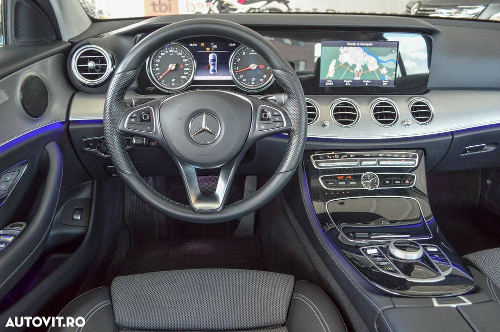 Mercedes-Benz E 200 4MATIC 9G-TRONIC Avantgarde - 38
