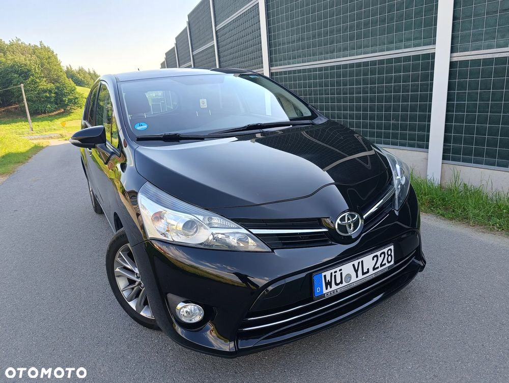 Toyota Verso 1.6 Premium - 4