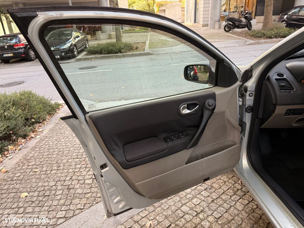 Renault Mégane 1.5 dCi Confort Dynamique - 8