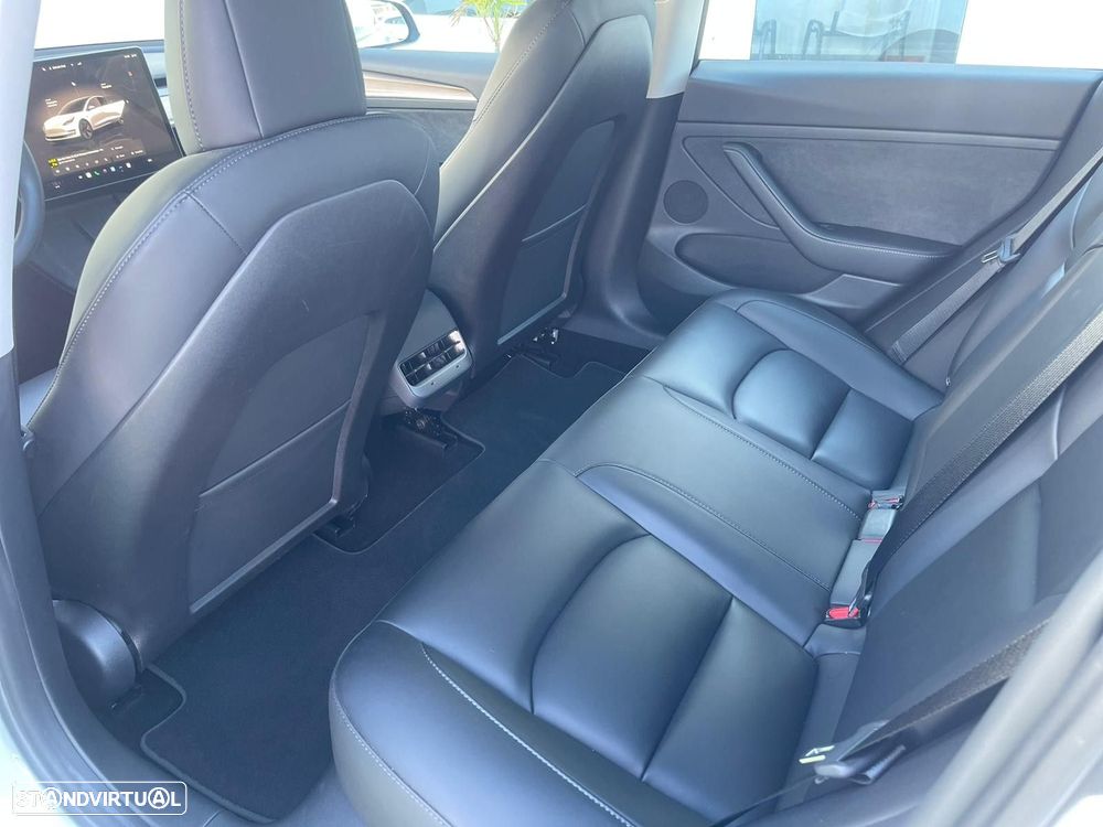 Tesla Model 3 - 11