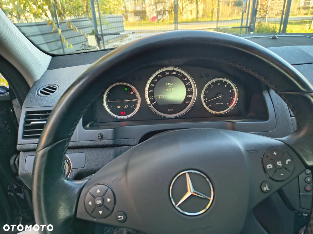 Mercedes-Benz Klasa C 180 K BlueEff Classic - 13