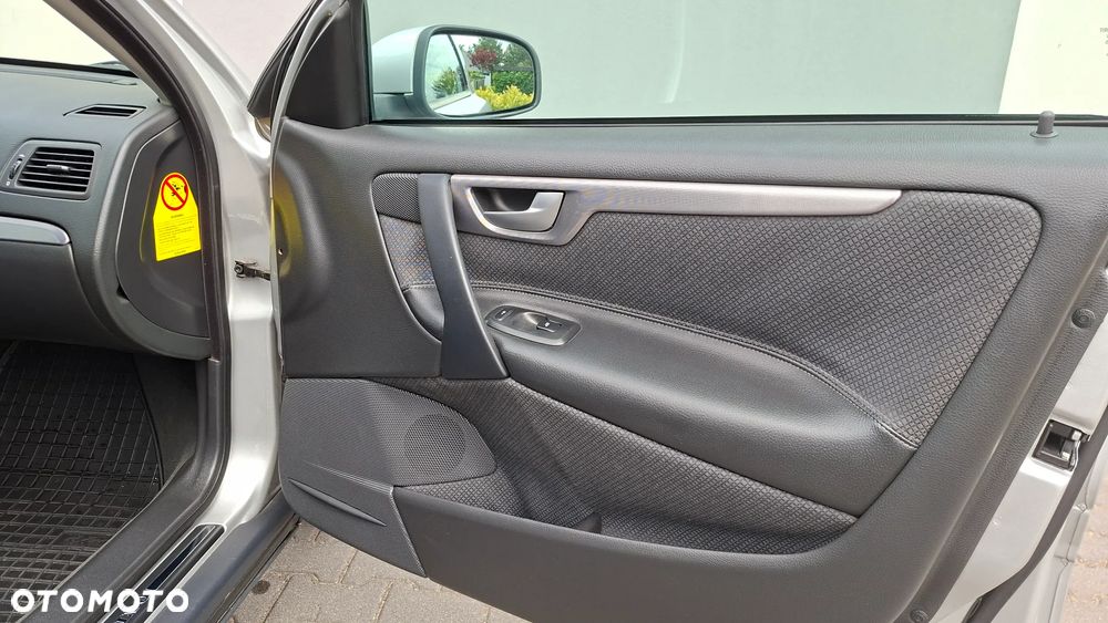 Volvo S60 2.4D5 Momentum - 11