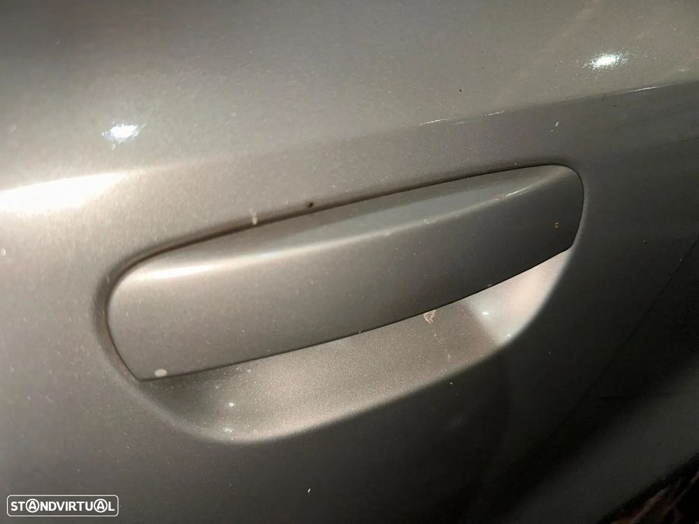 Audi A4 2.5 TDI Caixa Aut. de 2003 para peças - 3