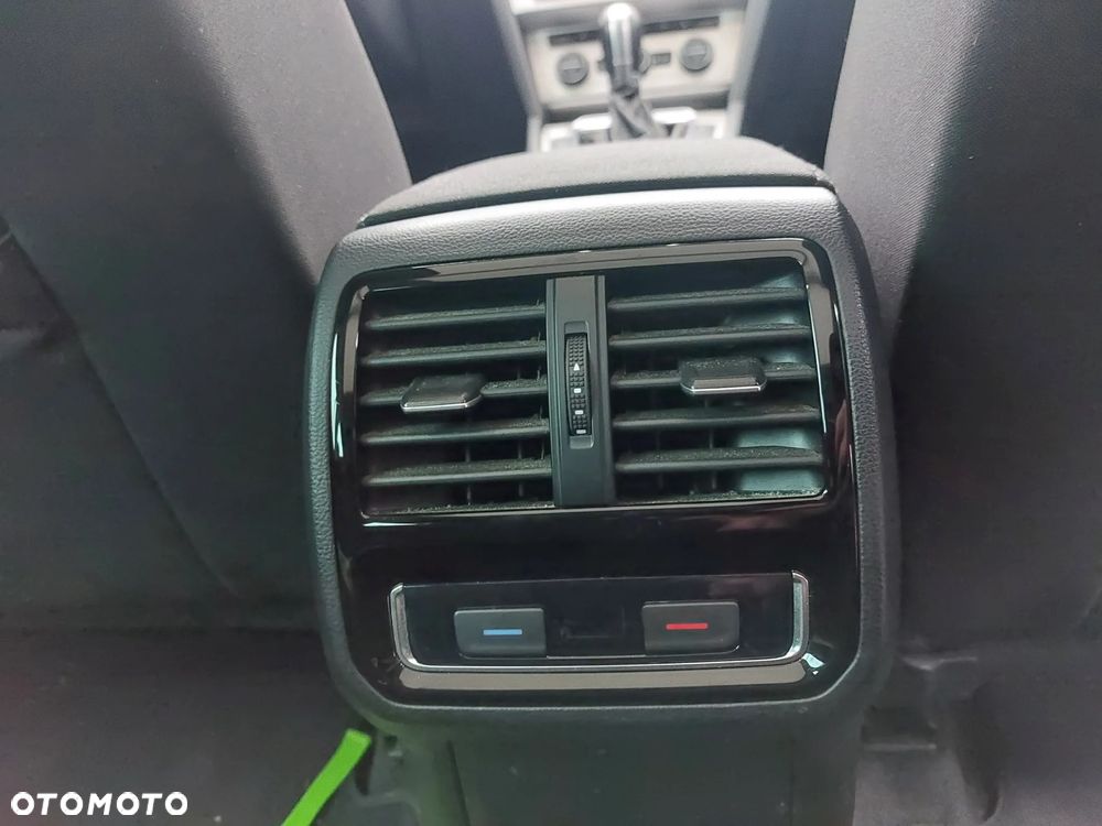 Volkswagen Passat 2.0 TDI SCR DSG Business - 17