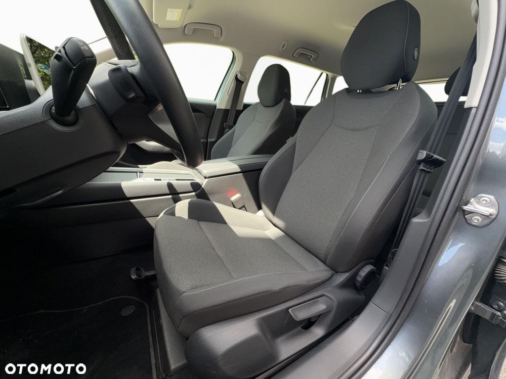 Volkswagen Passat - 27